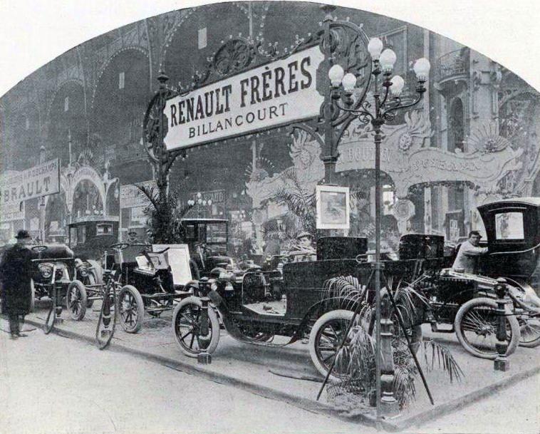 Le_stand_Renault_Frères_au_salon_de_lautomobile_de_Paris_en_1901