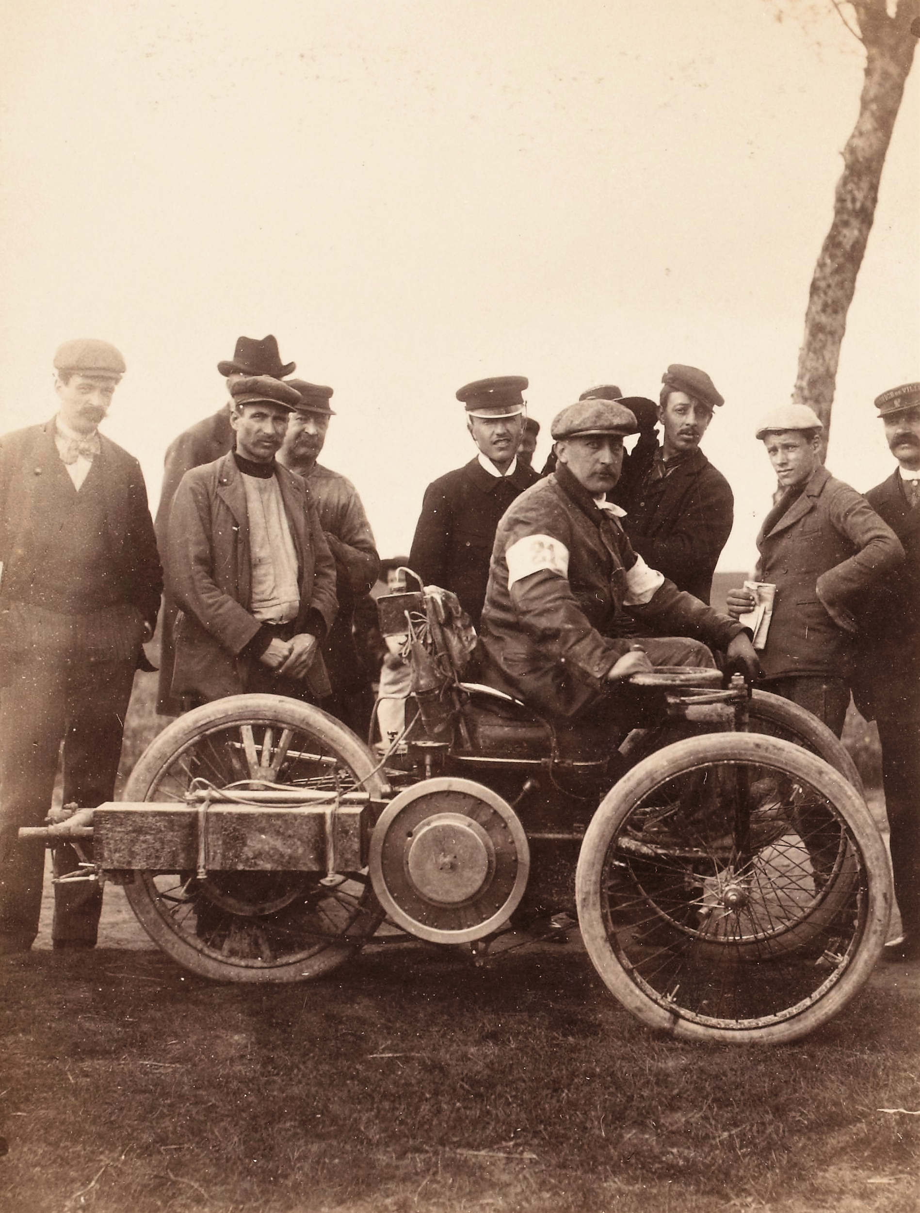 Wilfrid-voiturette-Léon-Bollée-28-avril-1898-Critérium-des-Motocycles